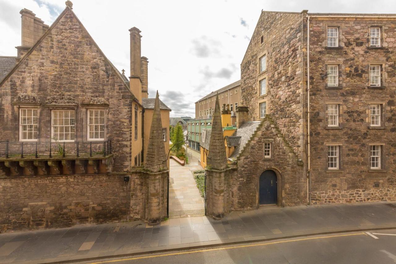 Apartmán Guestready - Elegant 2Br Period Flat In Oldtown Edinburgh Exteriér fotografie